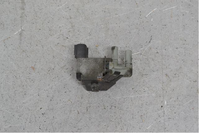 Vacuum valve