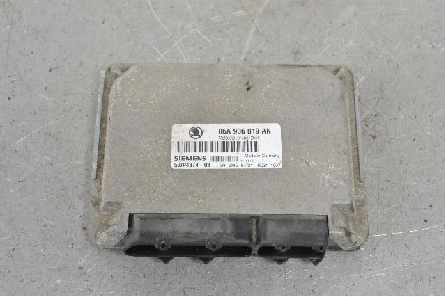 motorstyringsenhed (ECU) SKODA OCTAVIA I Combi (1U5)