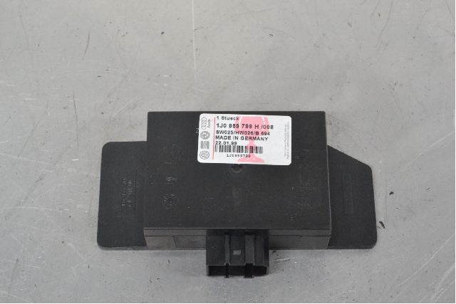 Module de contrôle de confort VW PASSAT Estate (3B5)