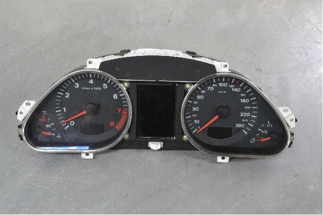 Instrumentbræt AUDI A6 (4F2, C6)