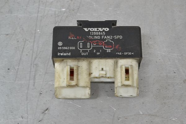 Coolant fan relay