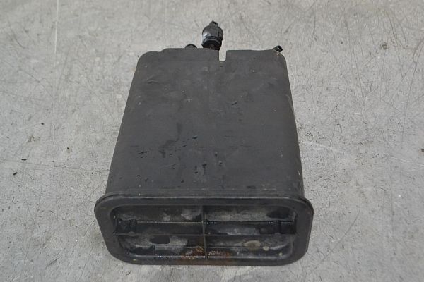 Fuel vapor canister