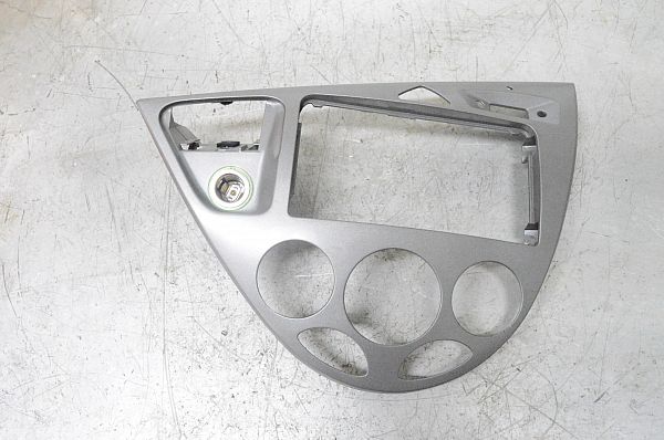 Radio - front plate FORD FOCUS Turnier (DNW)