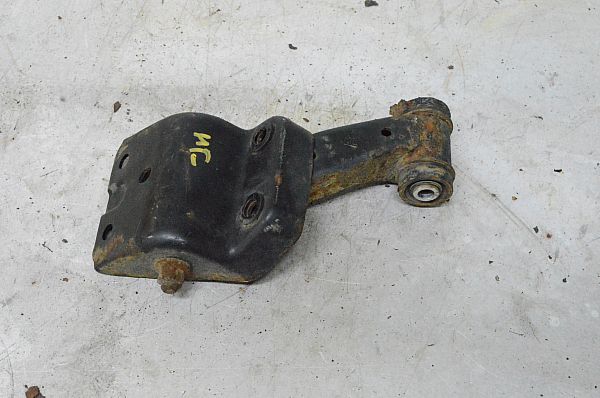 Wahacz – tylny górny NISSAN PRIMERA (P10)
