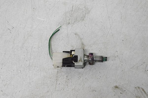 contact feu stop FORD RANGER (ET)