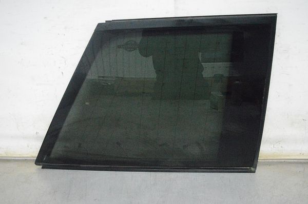 Triangle window screen LAND ROVER RANGE ROVER Mk III (L322)