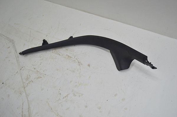 Seat side bottom trim
