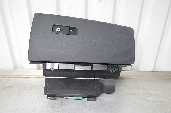 Handskerum VOLVO V70 III (135)