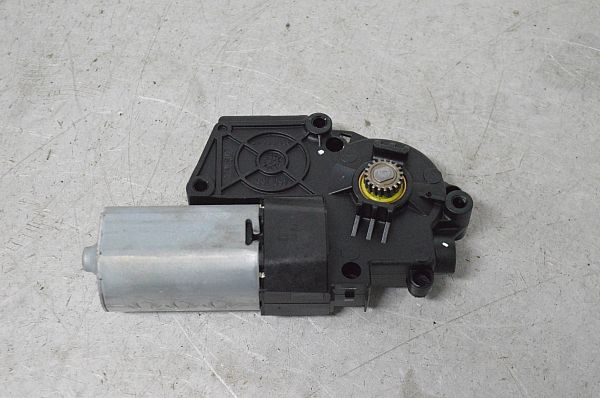 Sunroof motor