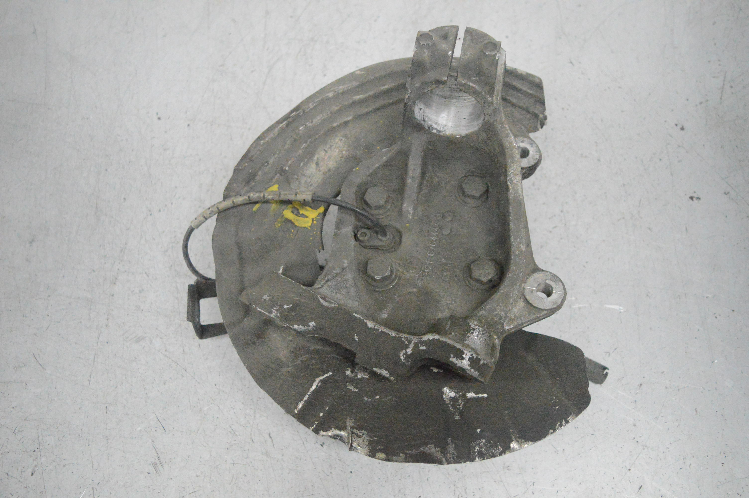 3121-676-4444-03 : Spindle - front - Autoparts24