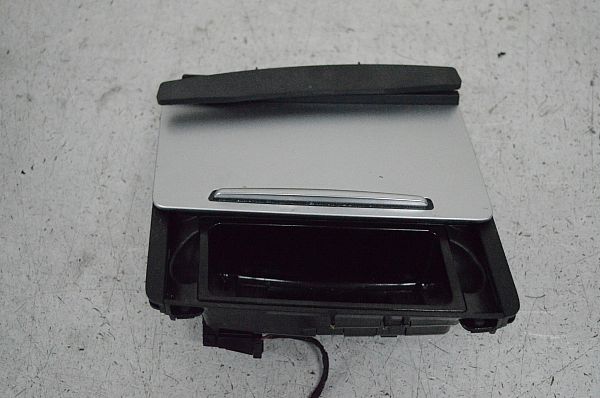 Aschenbecher AUDI A6 Avant (4F5, C6)