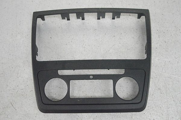 Radio - front plate SKODA YETI (5L)