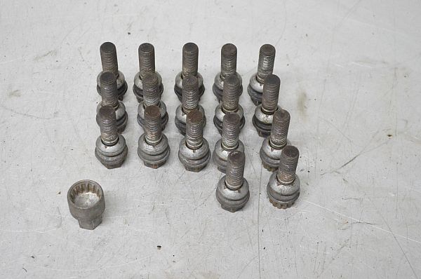 VW Touareg - Velg toebehoren Touareg | Autoparts24