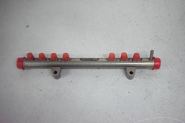 Rampe haute pression / tuyau de buse d'injection VOLVO V60 I (155, 157)