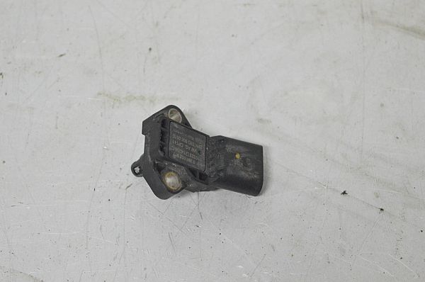 common rail (Injectie) / Verstuiver Brug VW PASSAT Estate (365)