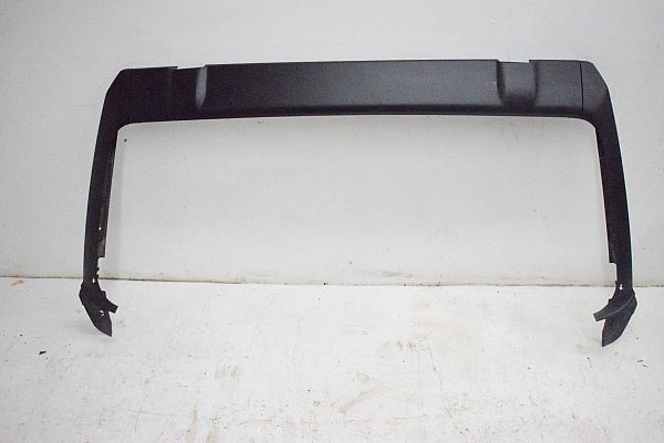 Tailgate lock bracket