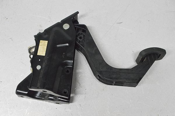 Clutch pedal VW CRAFTER 30-50 Platform/Chassis (2F_)