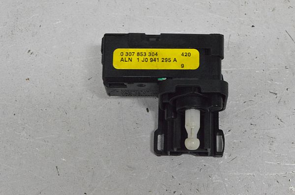 Światła – silnik regulacji VW TOURAN (1T3)