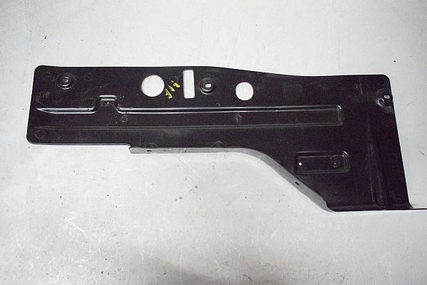Engine splash shield