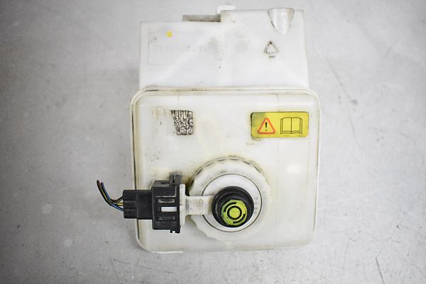 Brake fluid reservoir