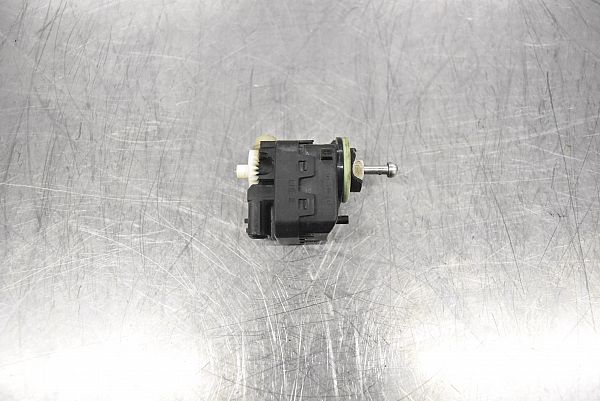 Światła – silnik regulacji RENAULT TRAFIC III Bus (JG_)