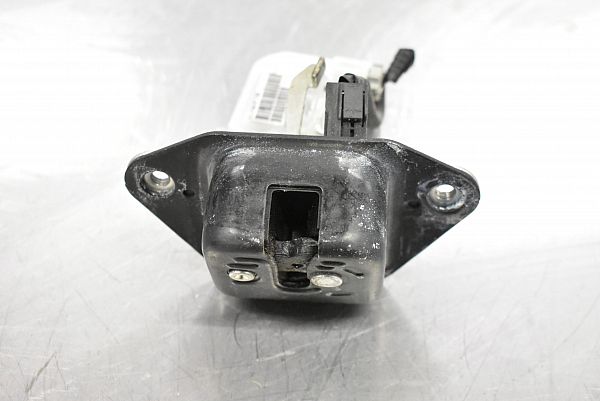 EUK9361110A : Centrallås og Hjelmlås - Autoparts24