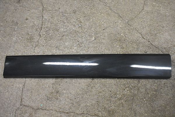 Sliding door trim