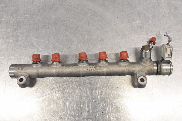 High-pressure rail / injection nozzle pipe VOLVO V60 I (155, 157)