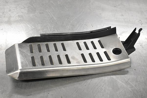 Footrest dead pedal