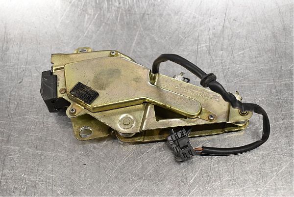 Convertible roof main ram cylinder