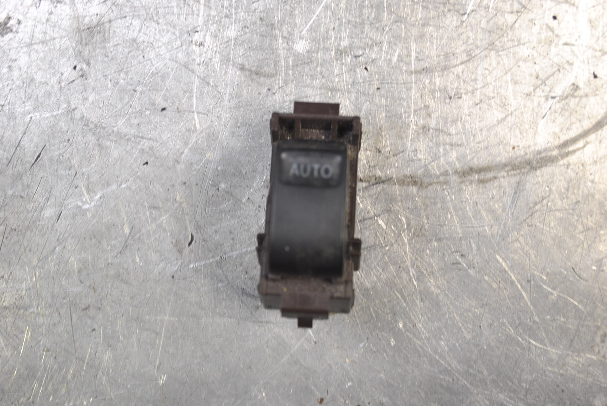 Switch - electrical screen heater TOYOTA MR 2 III (ZZW3_)