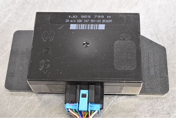Module de contrôle de confort VW PASSAT Estate (3B5)