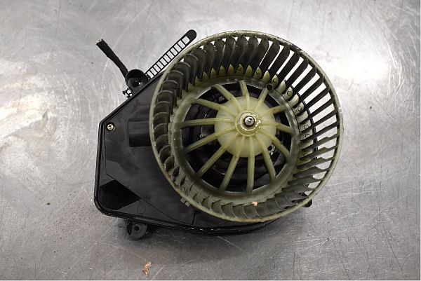 Blæsermodstand / Varmeblæser VW PASSAT Estate (3B5)