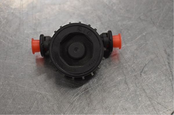 Clutch pipe