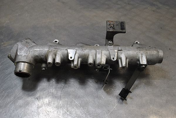 Manifold inlet NISSAN PICK UP (D22)