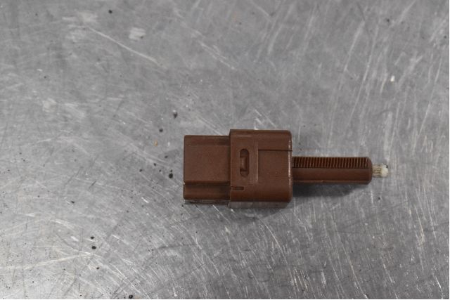 contact feu stop NISSAN QASHQAI / QASHQAI +2 I (J10, NJ10, JJ10E)