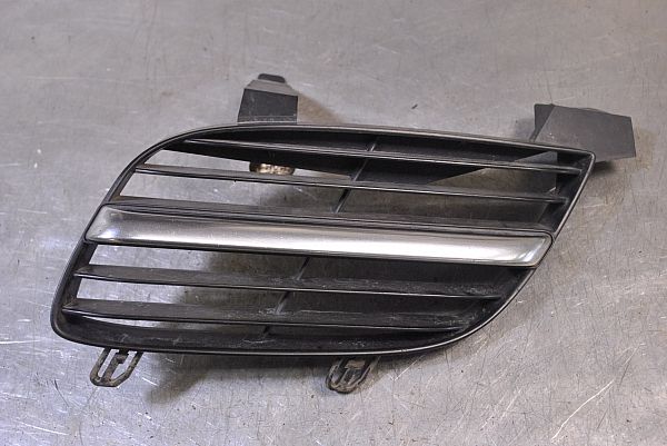 Grill / gitter NISSAN ALMERA II Hatchback (N16)