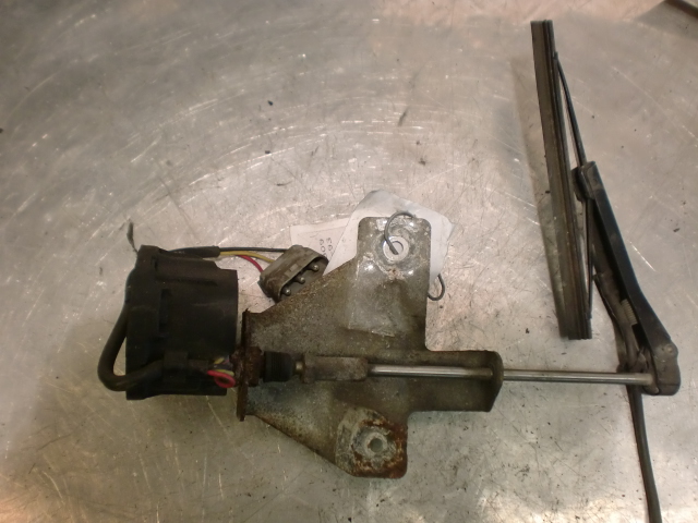 Light wiper engine