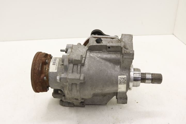 Oś przednia  – mechanizm różnicowy napęd 4x4 AUDI 100 Avant (44, 44Q, C3)