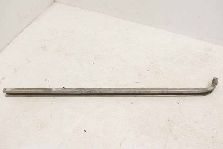 Sliding door bottom rail
