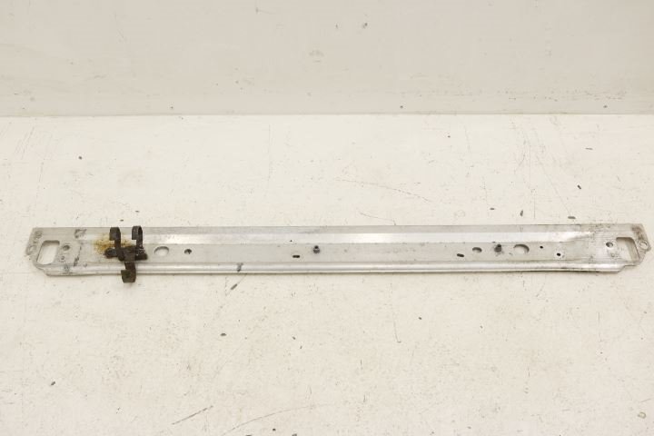 Lower radiator support