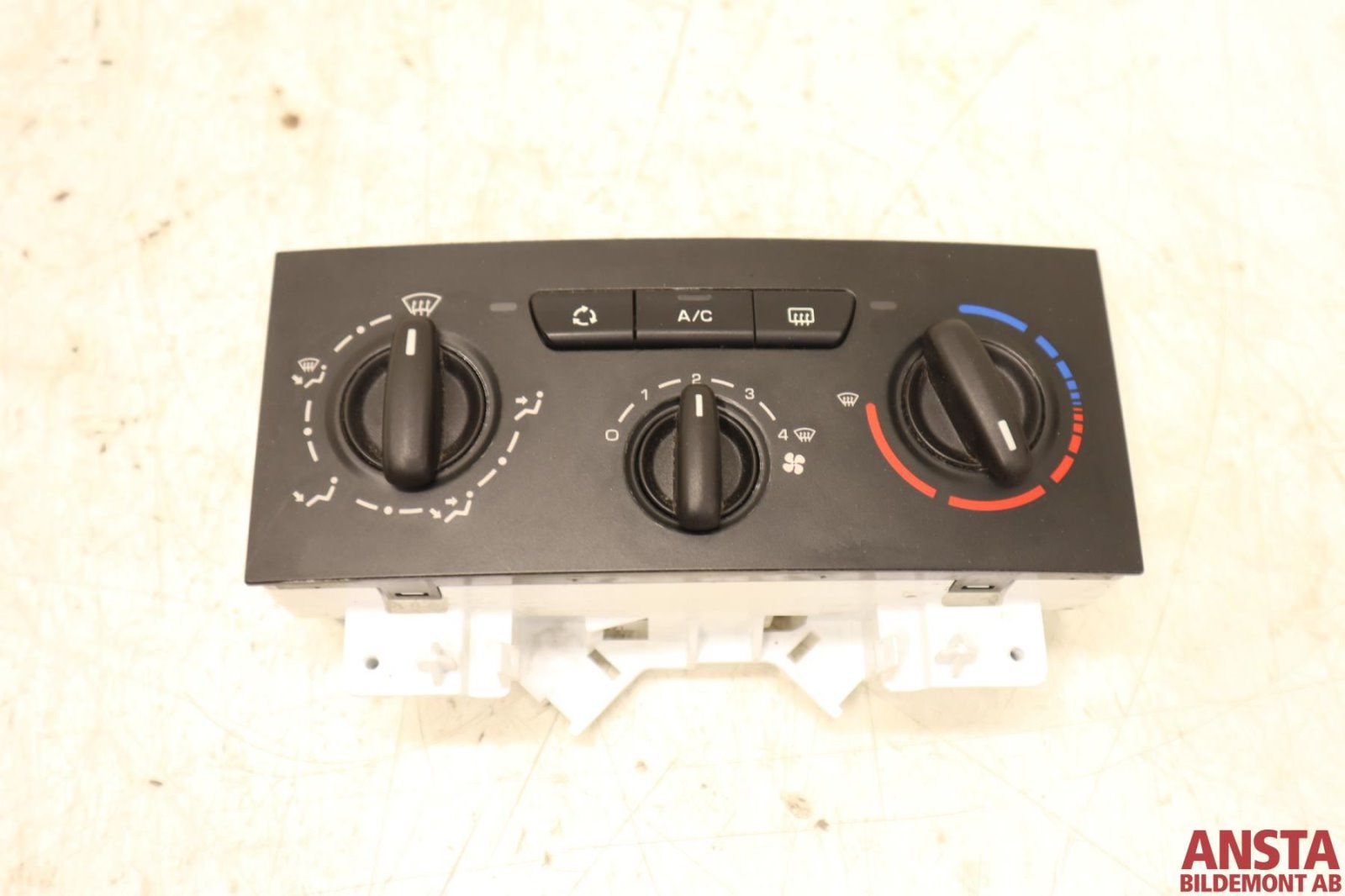 Aircondition boks MERCEDES-BENZ CABRIOLET (A124)