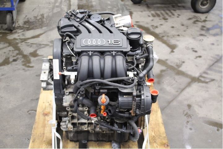 Motor BMW 3 (E30)