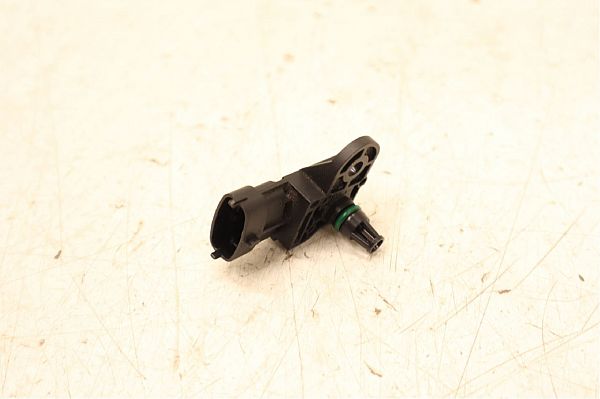 common rail (Injectie) / Verstuiver Brug OPEL KADETT C Coupe