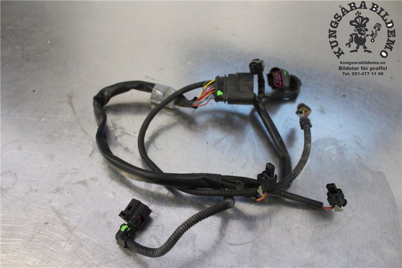 Fuel injector wires