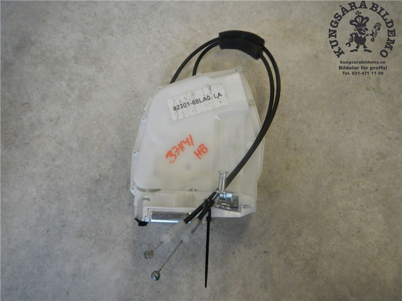 Suzuki SWIFT III (FZ, NZ) Door lock 82301-68LA0 LA, 82301-68LA1-000