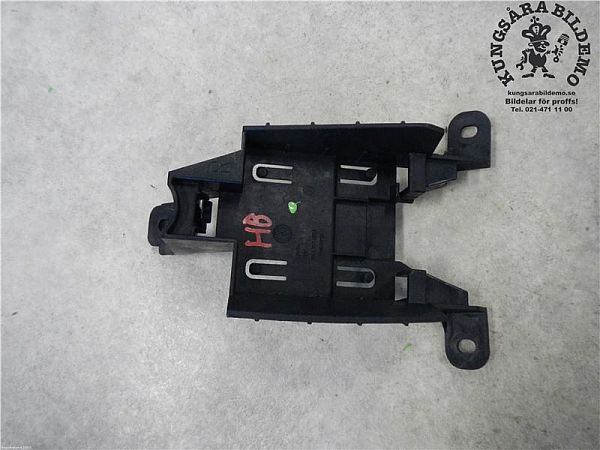 Blind spot radar bracket