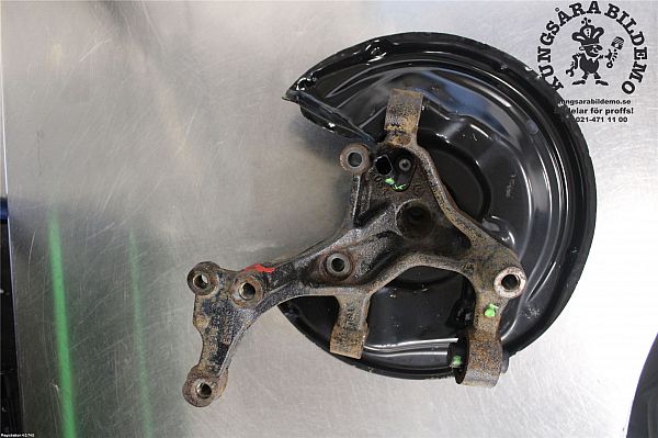 Spindle - rear VW BEETLE Convertible (5C7, 5C8)