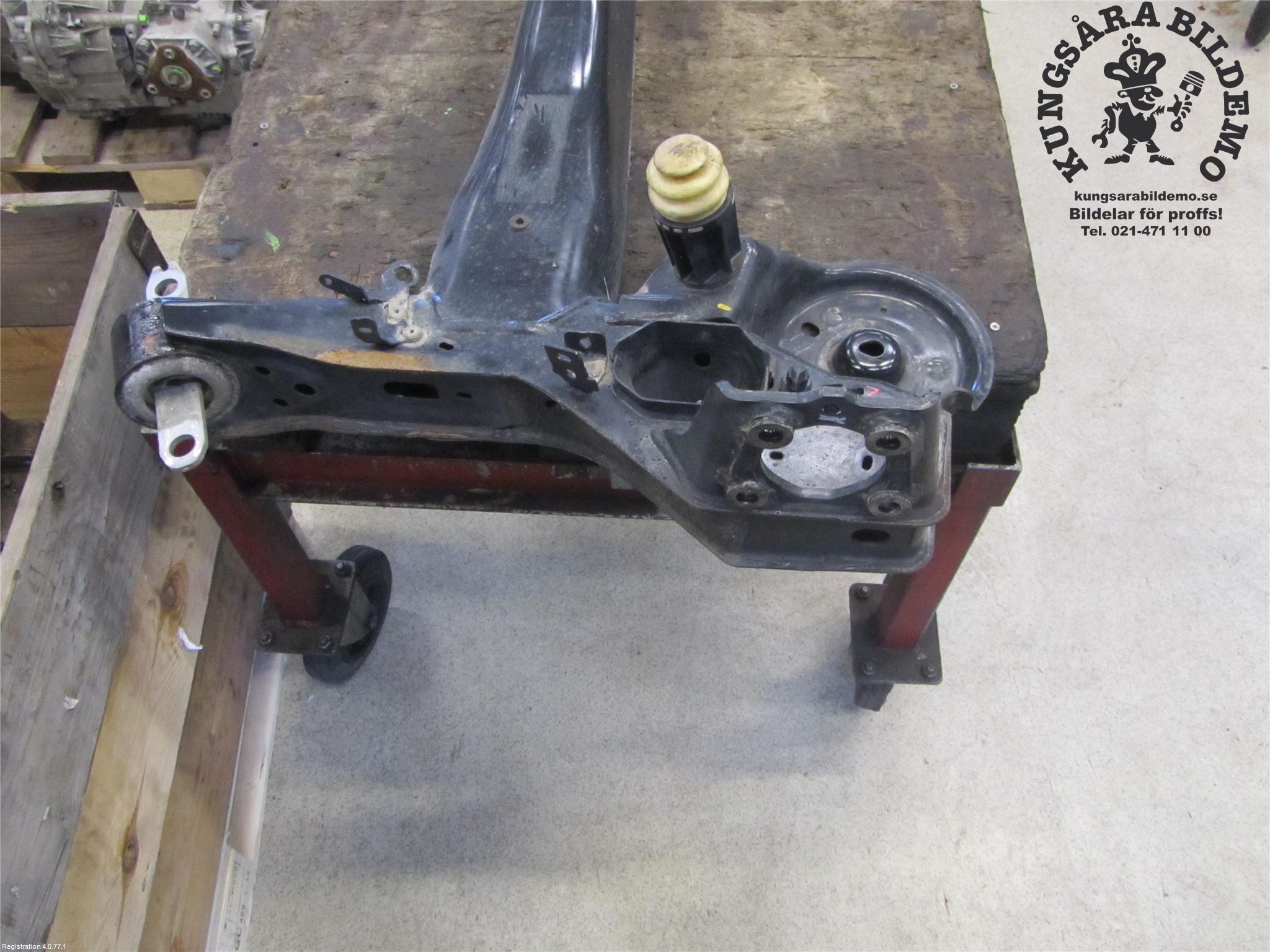 Peugeot 5008 II Rear axle assembly - complete 9822361680