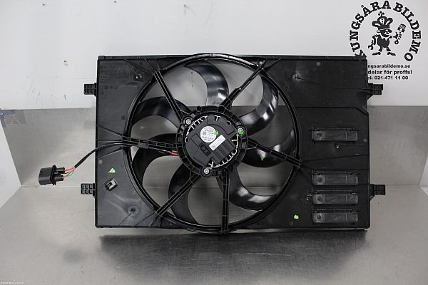 5WA-121-203-F : Kølerblæser el - Autoparts24
